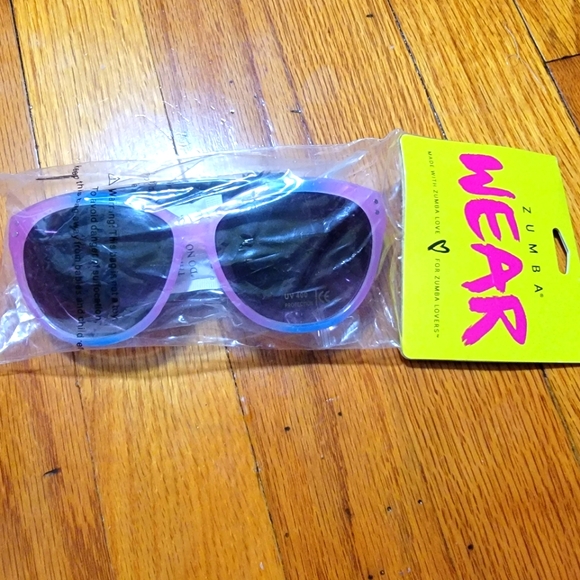 Zumba Fitness Zumba Vibes Pineapple Sunglasses - Picture 2 of 3